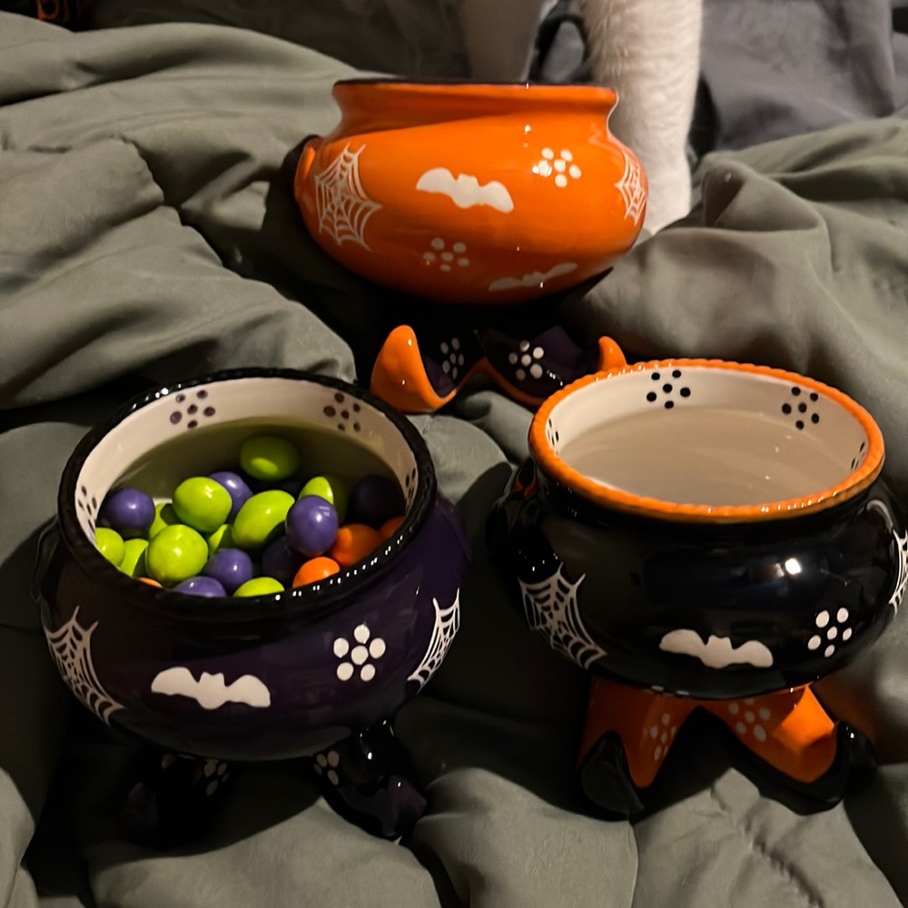 Temp-tations Seasonal Set of (3) 8-oz Witch Ramekins cauldron candy bowls